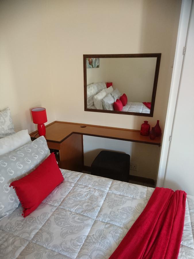 Chanelle Self Catering Bloemfontein Buitenkant foto